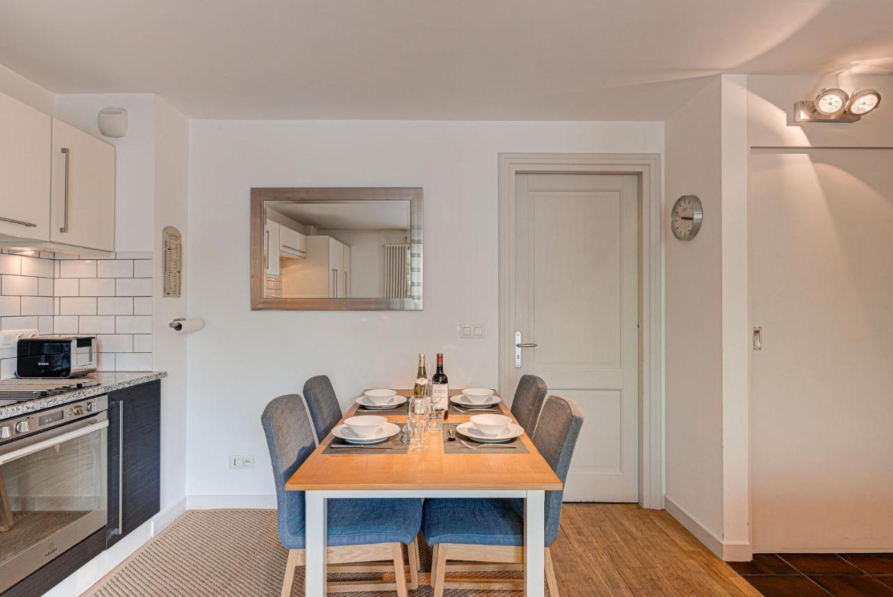 Apartment Cosmiques - Alpes Travel - Central Chamonix - Sleeps 4 Buitenkant foto