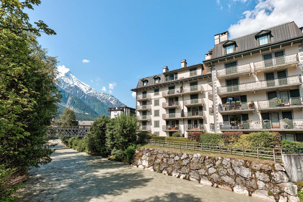 Apartment Cosmiques - Alpes Travel - Central Chamonix - Sleeps 4 Buitenkant foto