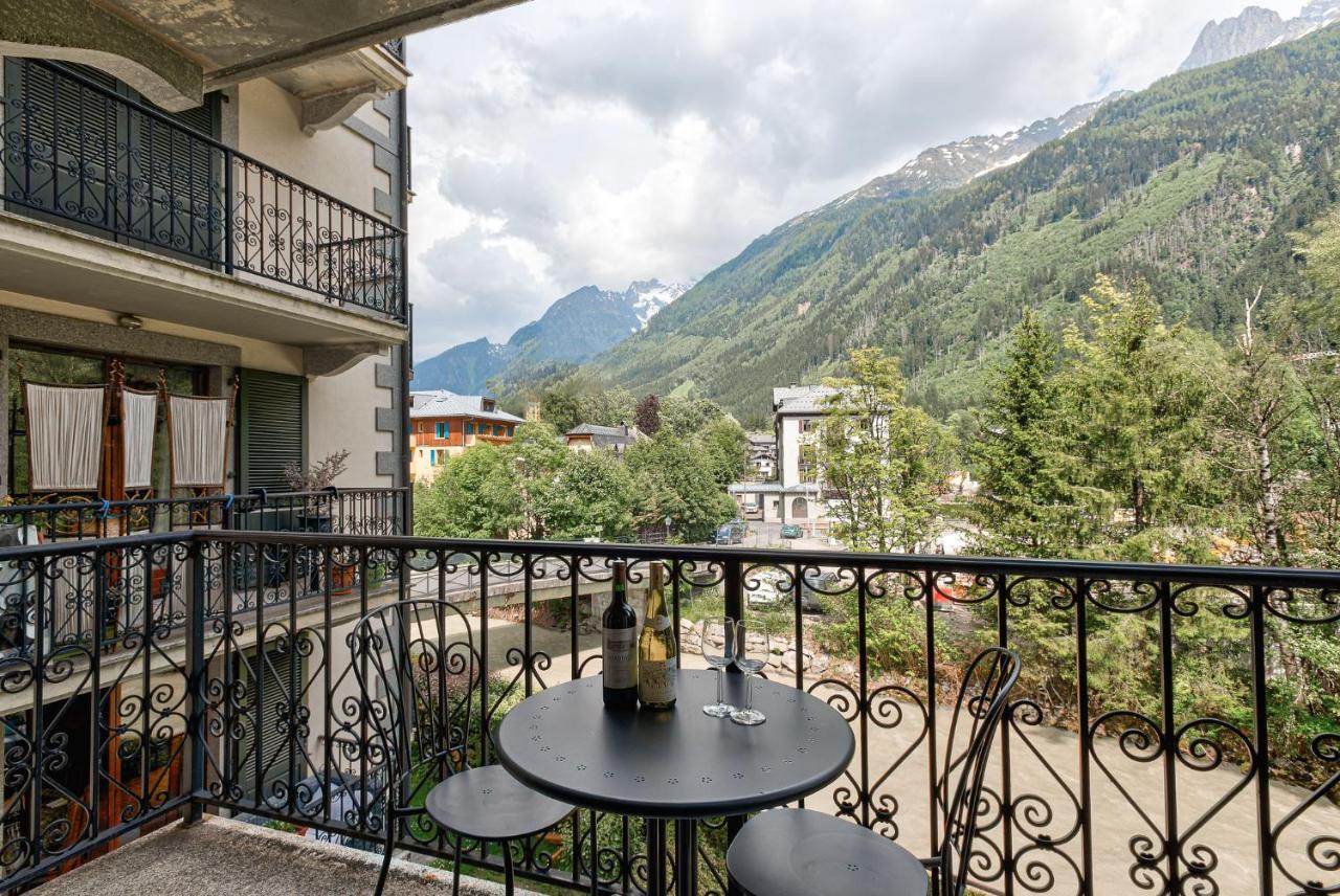 Apartment Cosmiques - Alpes Travel - Central Chamonix - Sleeps 4 Buitenkant foto