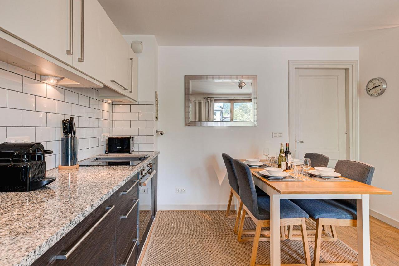 Apartment Cosmiques - Alpes Travel - Central Chamonix - Sleeps 4 Buitenkant foto